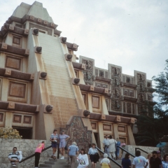 1990-flo-005-disneyland